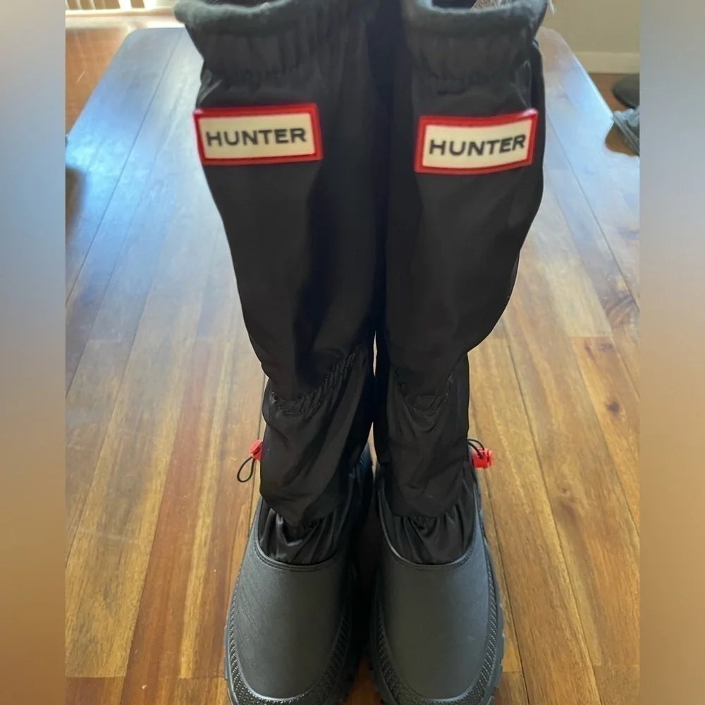 Hunter Wanderer Tall Snow Boots black